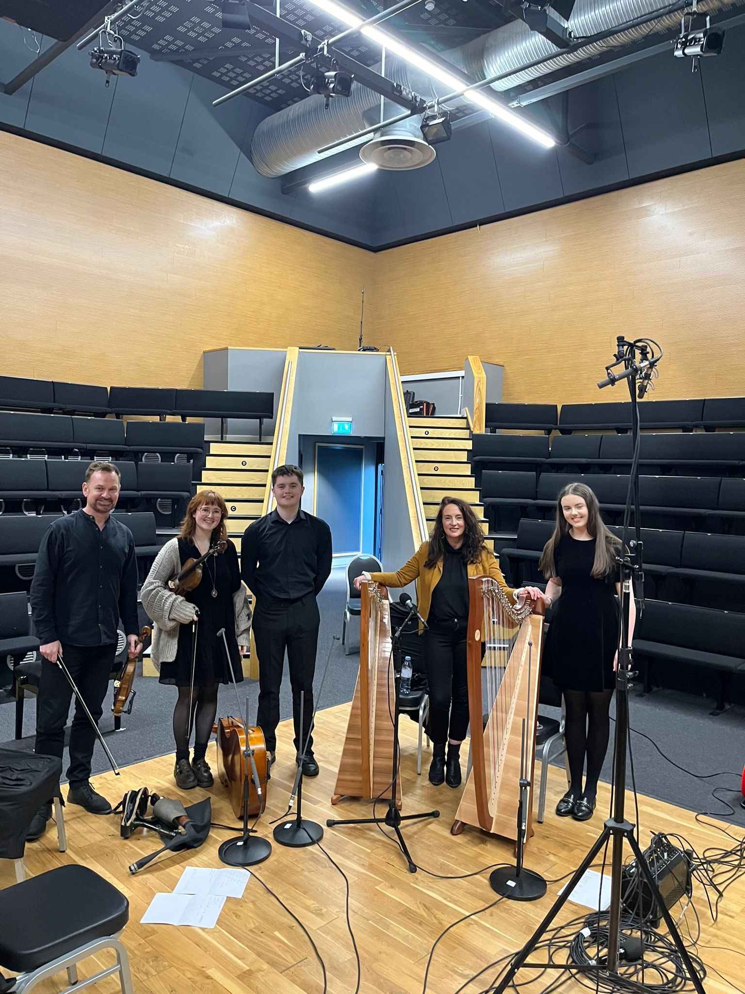 Nodlaig Ni Bhrollaigh on BBC Radio 3 ‘Carols across the country’ Harp